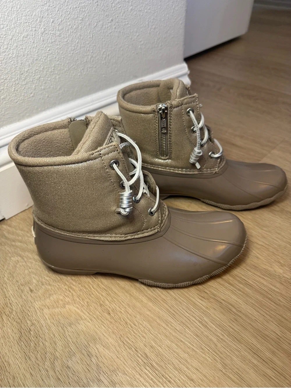 Sperry Women's Saltwater duck boots with Dove/Sparkle Textile